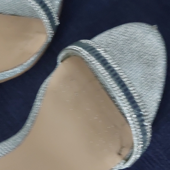 Aldo Shimmering Silver Heels, Size 11.5 - Picture 10 of 16